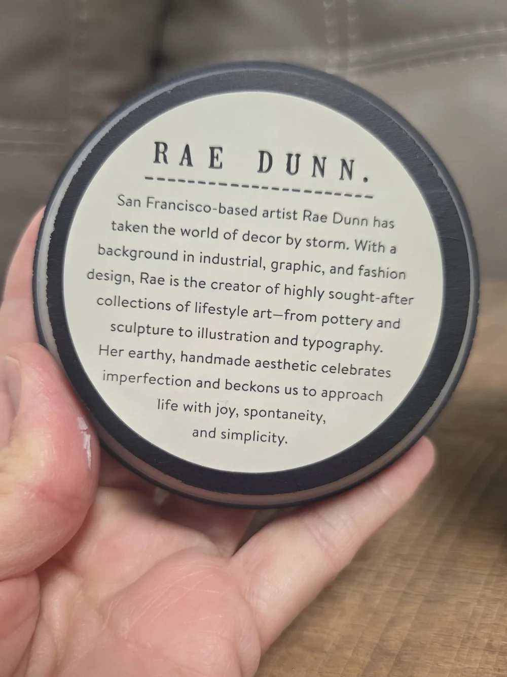 Rae Dunn QUEEN BEE Flower Scented Jar Candle w/ Lid 10.5 oz NEW Bin 1D